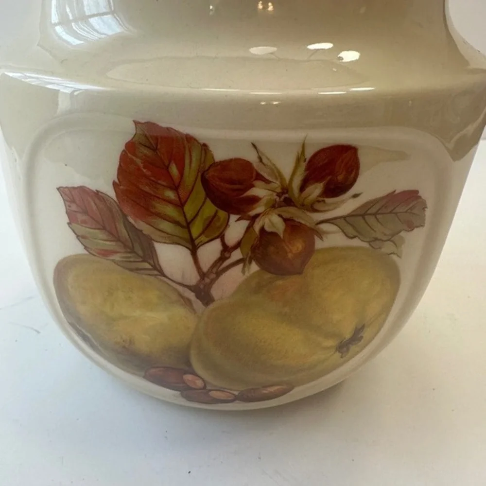 Vintage USA‎ Ceramic Kitchen Canister Jar Apple Hazelnut Decor Storage